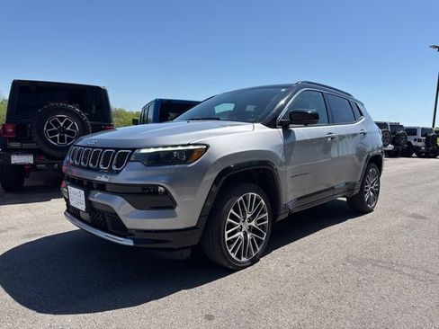 Used 2023 Jeep Compass Limited w/ Elite Group AWD/4WD image 8