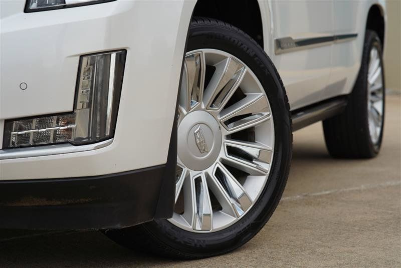 Used 2016 Cadillac Escalade Platinum AWD/4WD image 13