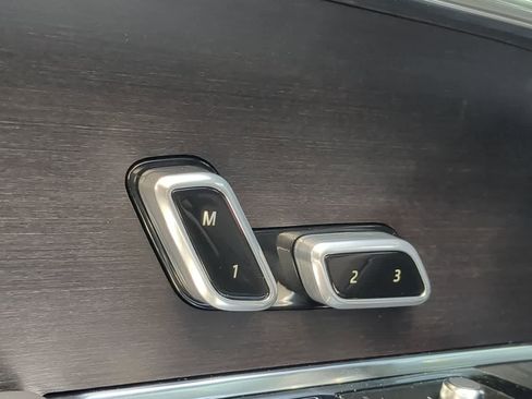 New 2026 Land Rover Range Rover SE image 18