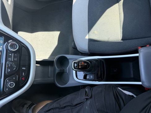 Used 2020 Chevrolet Bolt LT image 31