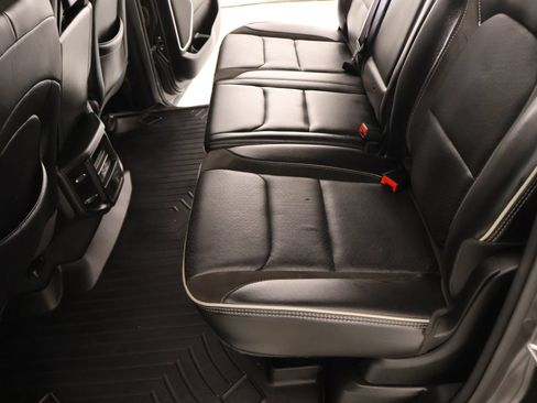 Used 2022 RAM 1500 Laramie AWD/4WD image 12