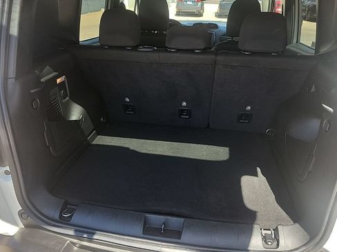 Used 2023 Jeep Renegade Trailhawk AWD/4WD image 14