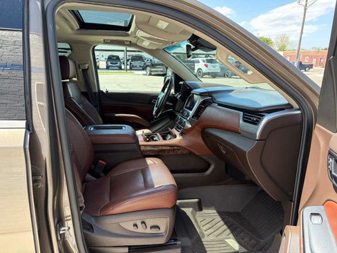 Used 2015 Chevrolet Suburban LTZ AWD/4WD image 32