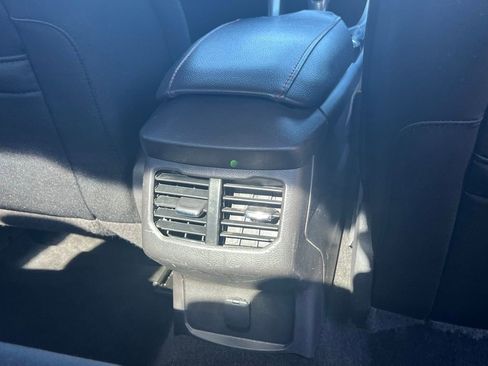 Used 2016 Ford Fusion SE FWD image 22