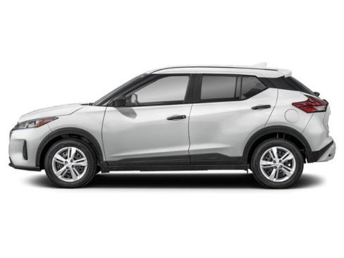 Certified 2025 Nissan Kicks Play S FWD image 3