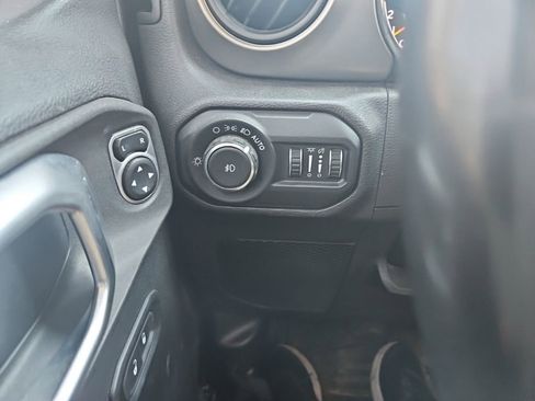Used 2019 Jeep Wrangler Unlimited Sport S AWD/4WD image 20