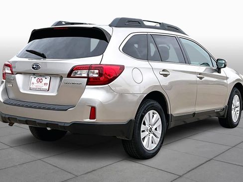 Used 2015 Subaru Outback 2.5i Premium image 11