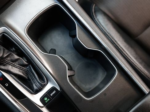 Used 2018 Honda Accord Sport image 39