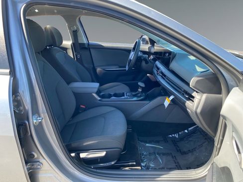 Used 2025 Kia K4 LXS image 15