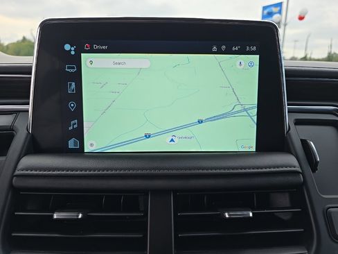 Used 2023 Chevrolet Suburban LT image 14