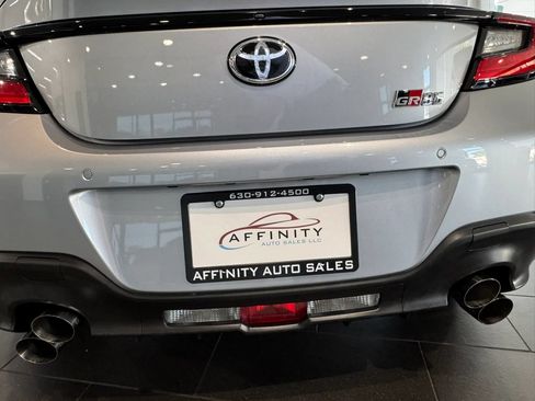 Used 2025 Toyota GR86 Premium w/ ALL Weather Mat Package (TMS) RWD image 38