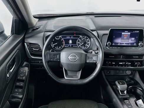 Used 2025 Nissan Rogue SV AWD/4WD image 18