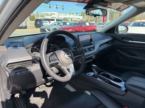 Used 2024 Nissan Altima 2.5 SR image 9
