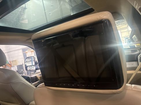 Used 2017 Ford F350 Lariat w/ Lariat Ultimate Package image 9