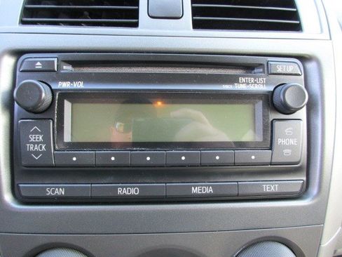 Used 2012 Toyota Corolla LE image 17