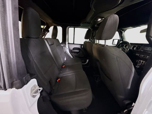 Used 2018 Jeep Wrangler Unlimited Sport S image 27