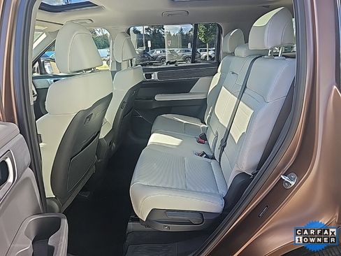 Used 2024 Hyundai Santa Fe Limited image 29