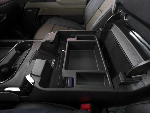 Used 2025 Chevrolet Silverado 2500 ZR2 w/ Technology Package image 29