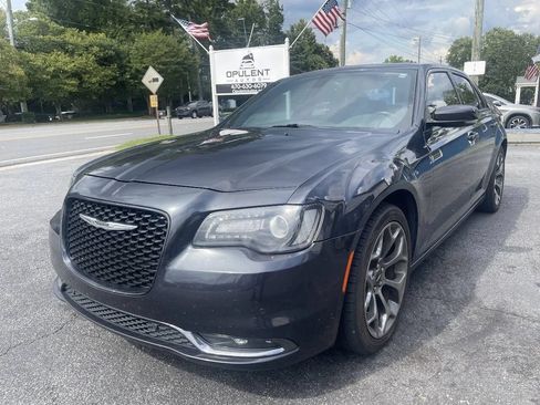 Used 2015 Chrysler 300 S w/ 300S Premium Group RWD image 5