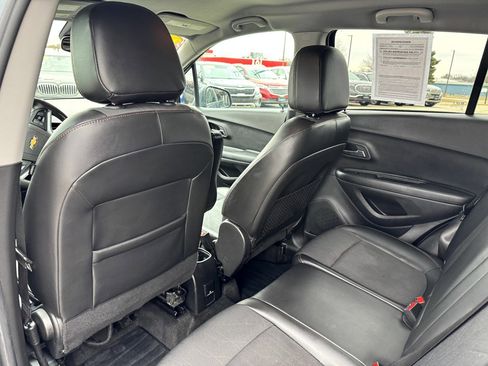 Used 2021 Chevrolet Trax LT w/ Sport Edition image 19