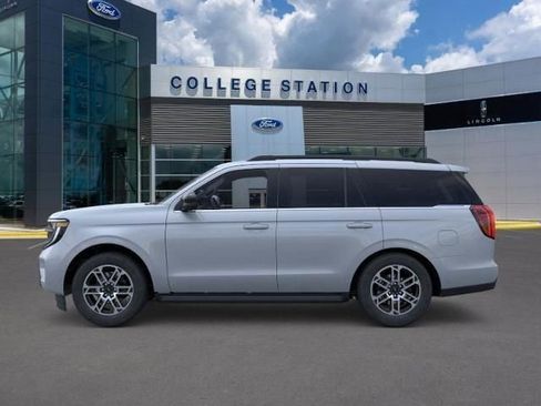 New 2025 Ford Expedition Active image 3