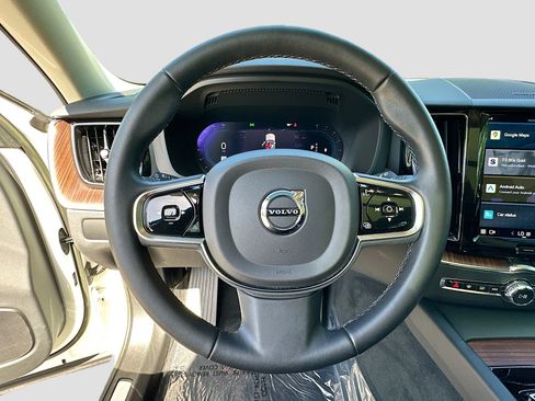 Used 2023 Volvo XC60 B5 Plus w/ Protection Package Premier image 11