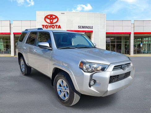 Used 2022 Toyota 4Runner SR5 image 2