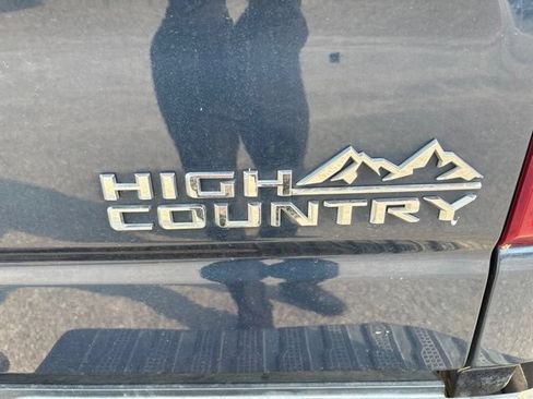 Used 2021 Chevrolet Silverado 1500 High Country w/ Technology Package AWD/4WD image 5