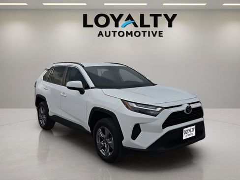 Used 2022 Toyota RAV4 XLE image 7
