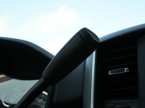 Used 2024 RAM 2500 Big Horn AWD/4WD image 12