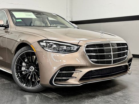 New 2026 Mercedes-Benz S 580e 4MATIC Sedan image 3