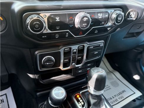 Used 2021 Jeep Wrangler Unlimited Sport AWD/4WD image 44