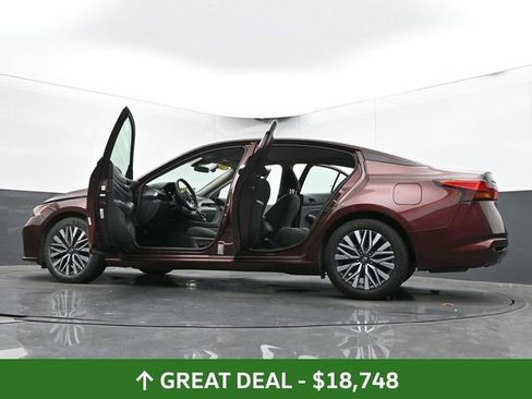 Used 2024 Nissan Altima 2.5 SV image 71