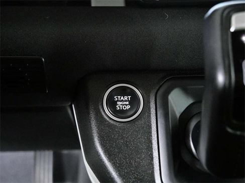 Used 2022 Land Rover Defender 110 SE image 21