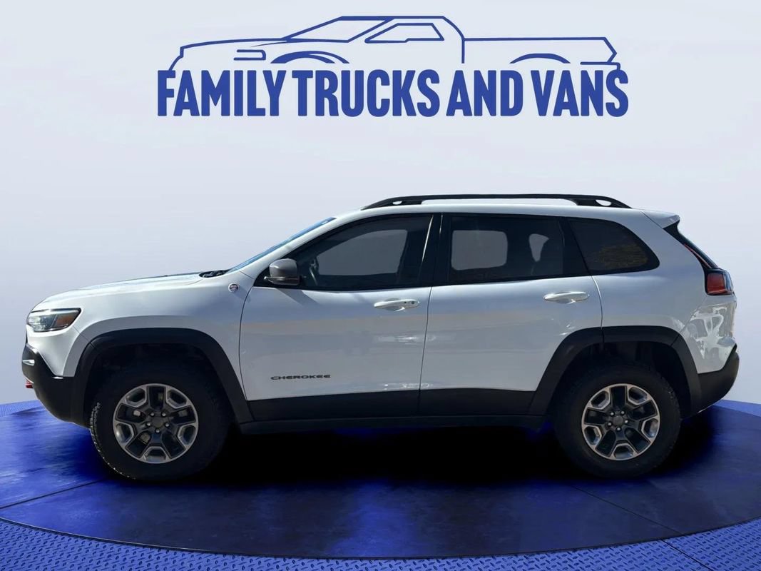 Used 2019 Jeep Cherokee Trailhawk AWD/4WD image 2
