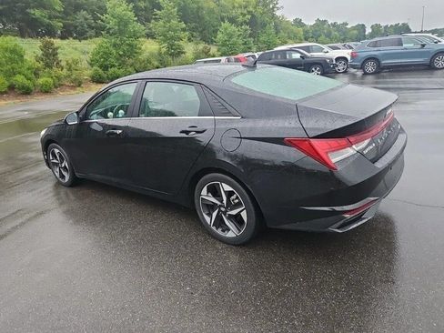 Used 2021 Hyundai Elantra Limited w/ Cargo Package FWD image 3