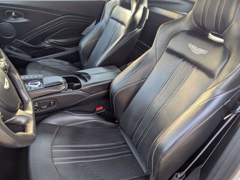 Used 2019 Aston Martin V8 Vantage Base image 5