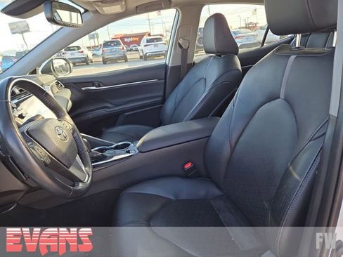 Used 2020 Toyota Camry XSE image 19