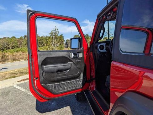 Certified 2025 Jeep Wrangler Sport image 46