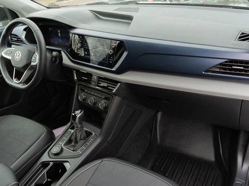 Used 2022 Volkswagen Taos SE w/ Panoramic Sunroof Package AWD/4WD image 15