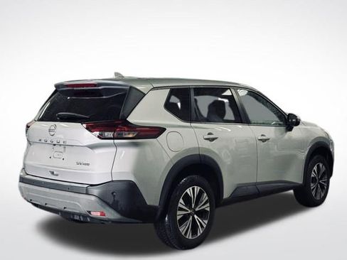 Used 2022 Nissan Rogue SV image 8