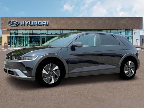 New 2026 Hyundai Ioniq 5 SE image 2