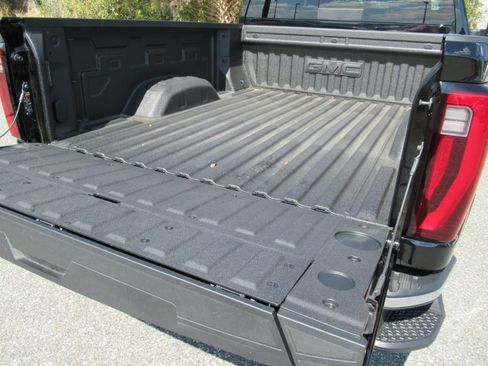 New 2026 GMC Sierra 2500 SLT w/ SLT Premium Package AWD/4WD image 8