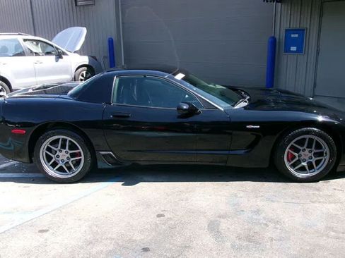 Used 2001 Chevrolet Corvette Z06 RWD image 6
