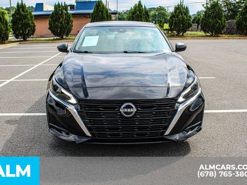 Used 2025 Nissan Altima 2.5 SV FWD image 10