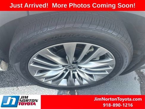 Used 2021 Toyota Highlander Platinum AWD/4WD image 12