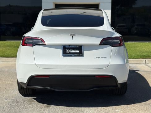 Used 2022 Tesla Model Y Long Range AWD/4WD image 13