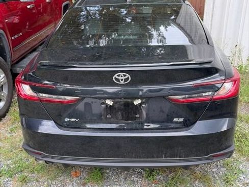 Used 2025 Toyota Camry SE w/ Convenience Package FWD image 8