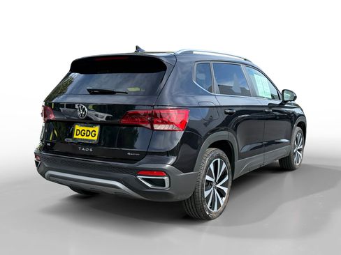 Used 2022 Volkswagen Taos SE w/ IQ.Drive SE Package AWD/4WD image 5