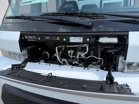 Used 2024 Chevrolet Brightdrop 400 w/ Commercial Equipment Package AWD/4WD image 21